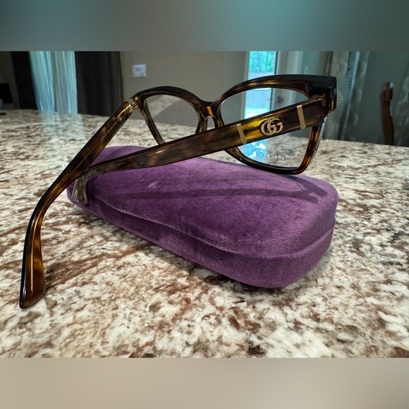 Gucci Eyeglasses 🤎 - Picture 5 of 10